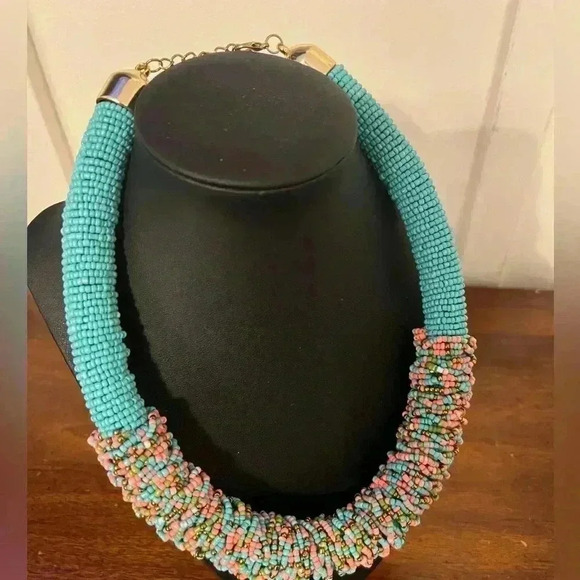 Stunning statement necklace 18-20” long depending on where you hook it - Picture 3 of 3